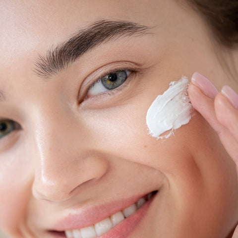 ANUA Heartleaf 70 Intense Calming Cream – Cremă calmantă pentru pielea sensibilă, hidratează și protejează. Comandă acum pe LOVU.md.